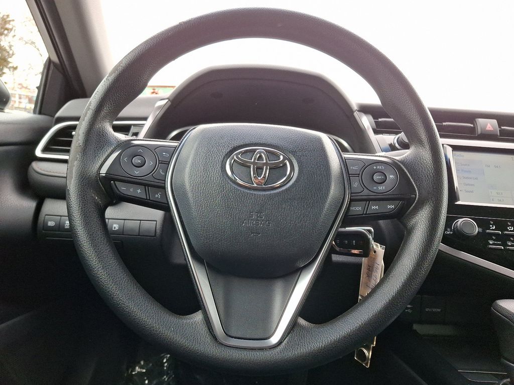 2018 Toyota Camry LE 18