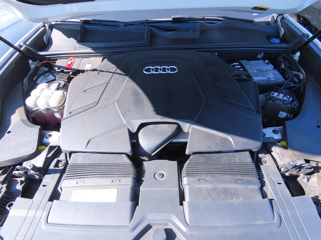 Thumbnail: 2019 Audi Q8 - 13