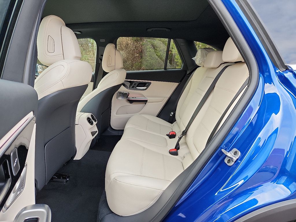 Thumbnail: 2026 Mercedes-Benz GLC - 6