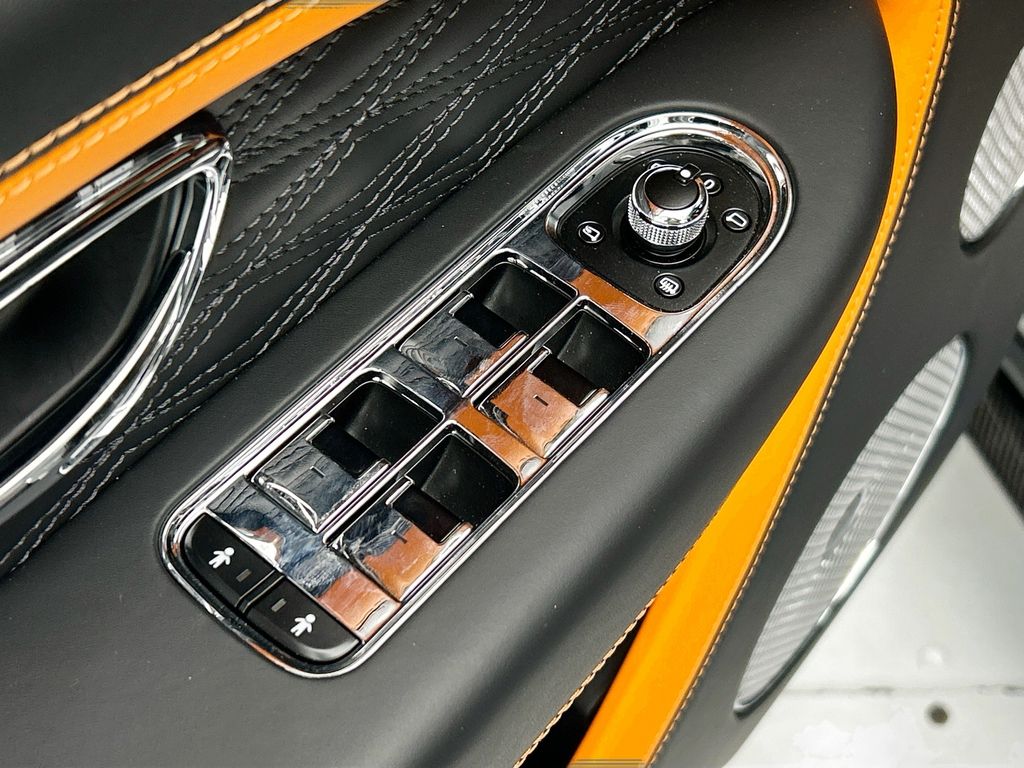 Thumbnail: 2026 Bentley Bentayga - 22