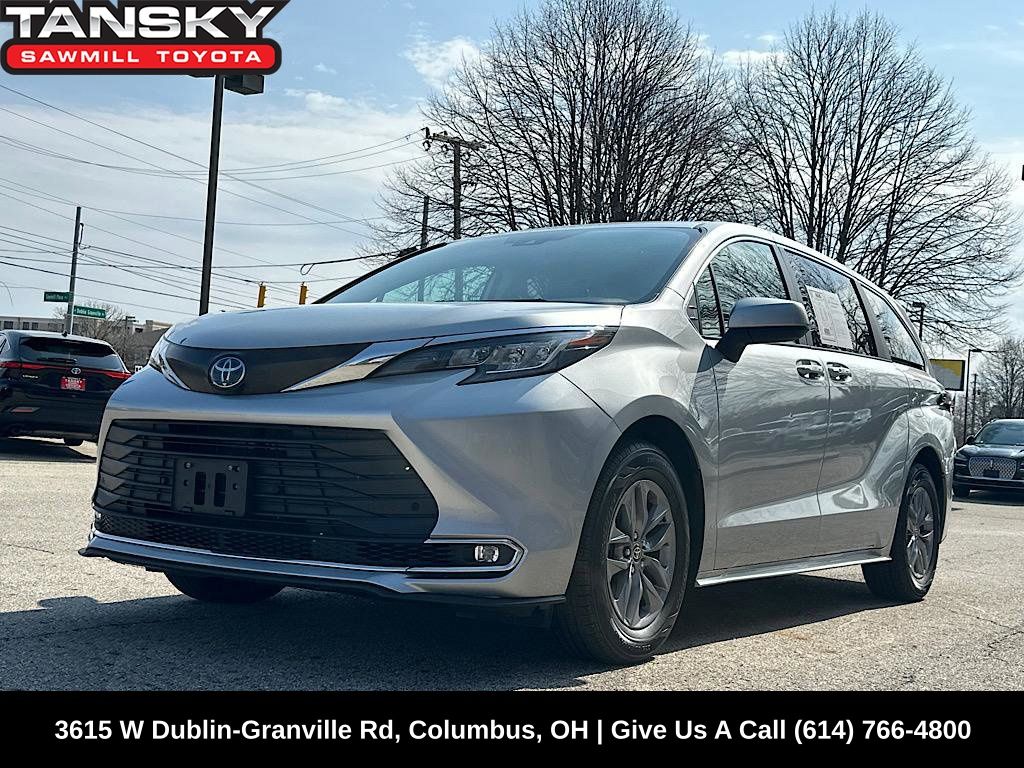 Toyota Sienna XLE 7-Passenger FWD