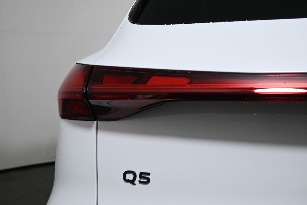 Thumbnail: 2025 Audi Q5 - 12