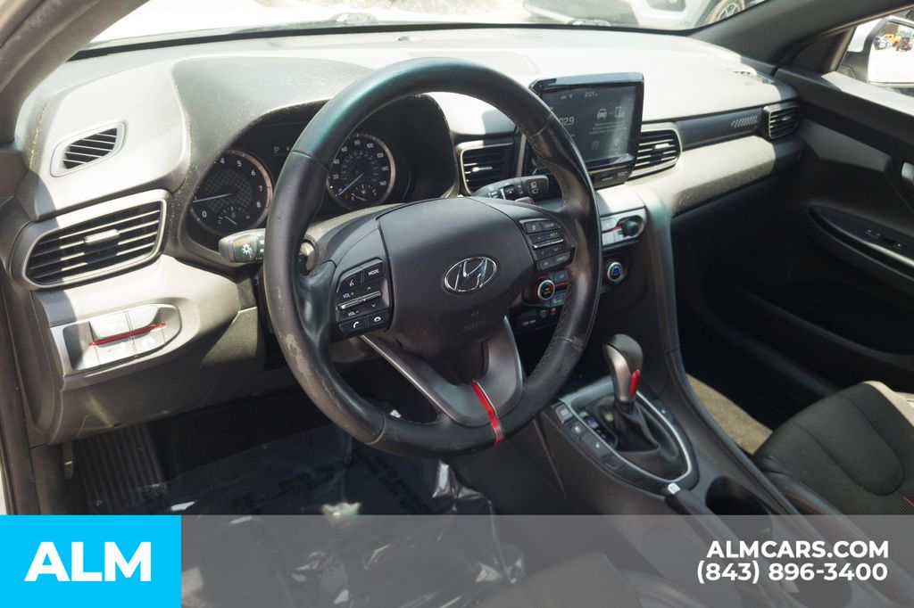Used 2019 White Hyundai 2.0 Premium image 14