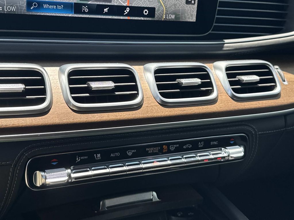 Thumbnail: 2023 Mercedes-Benz GLS - 28