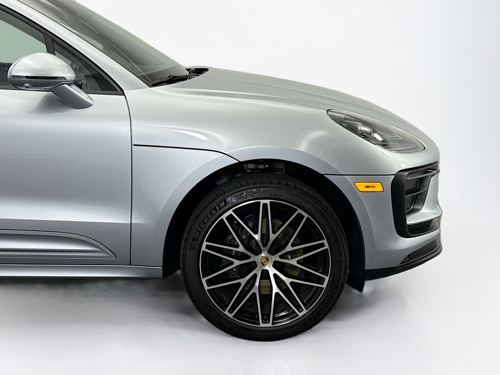 Thumbnail: 2025 Porsche Macan - 11