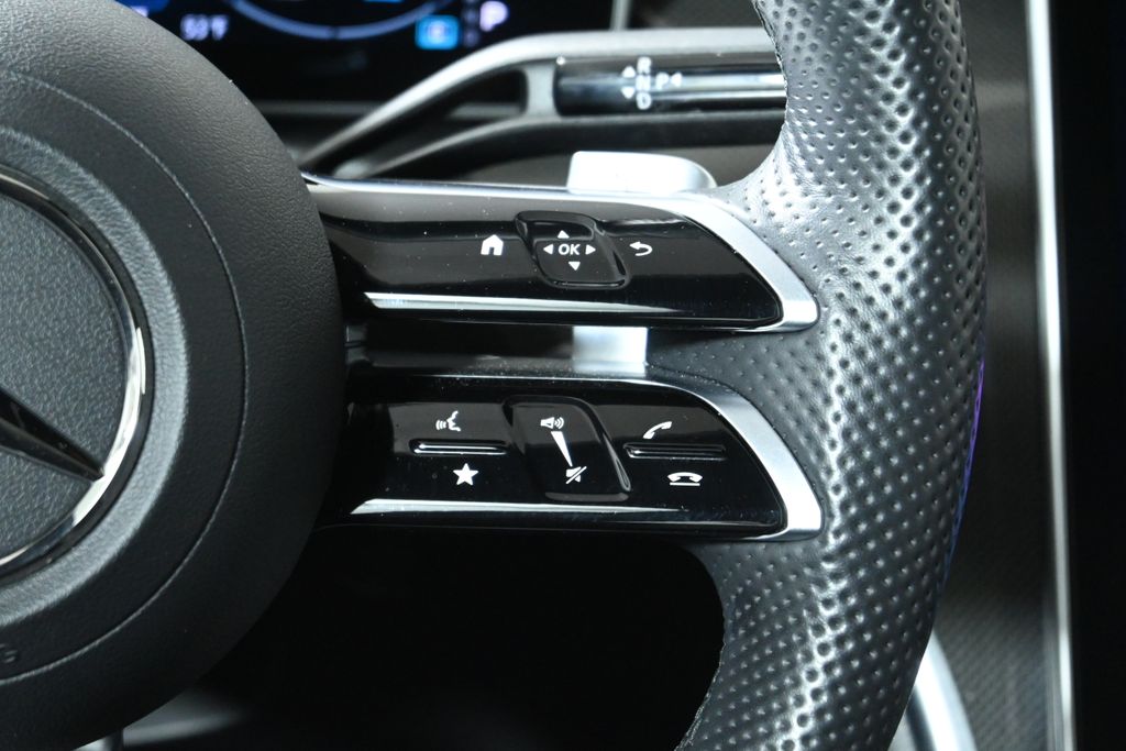 Thumbnail: 2025 Mercedes-Benz C-Class - 16