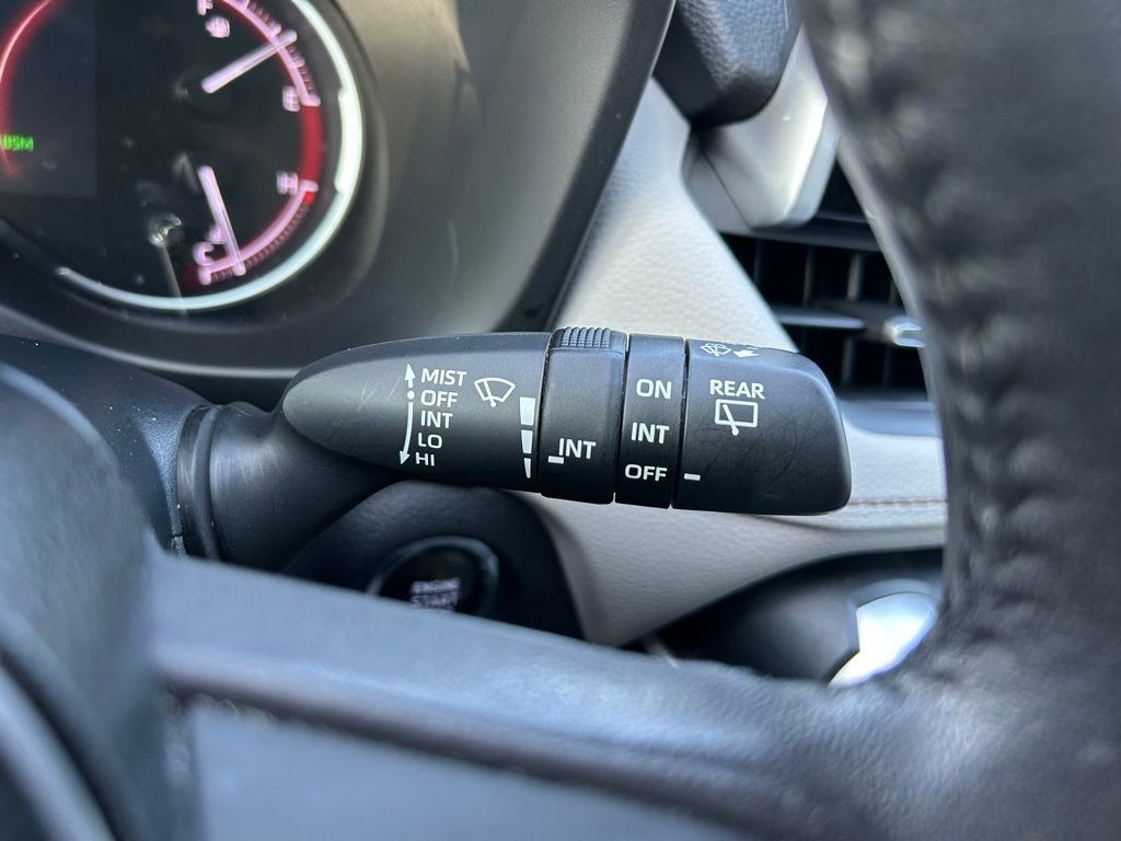 2023 Toyota RAV4 XLE Premium 21