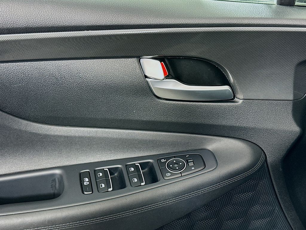 Thumbnail: 2023 Hyundai Santa Fe - 18