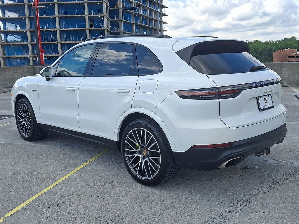 2021 Porsche Cayenne E-Hybrid 3