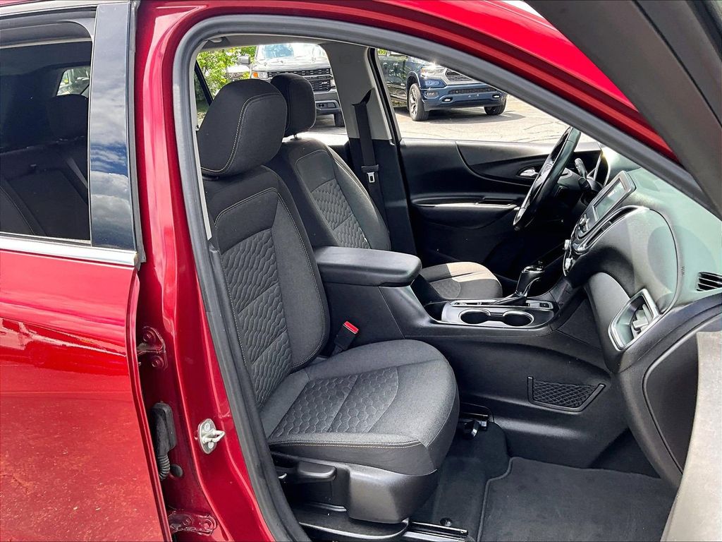 2018 Chevrolet Equinox — photo 11