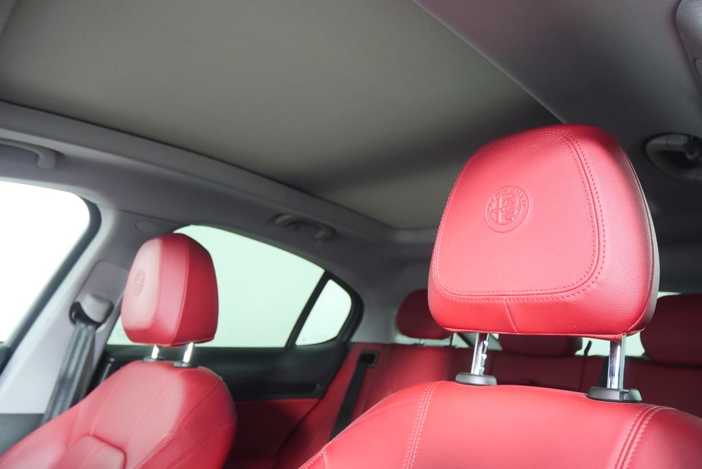 Thumbnail: 2021 Alfa Romeo Stelvio - 11