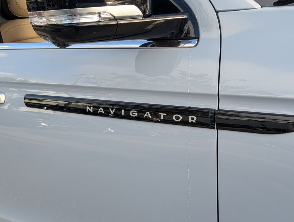 new 2026 Lincoln Navigator car, priced at $123,415