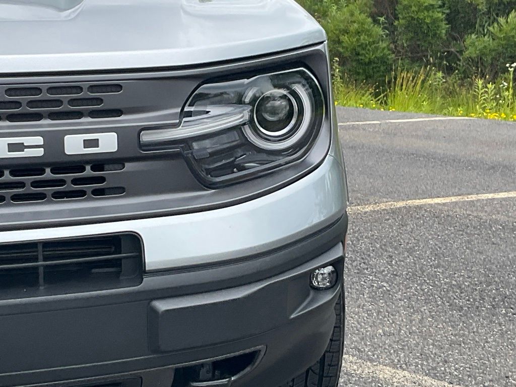 Used 2023 Silver Ford Badlands image 2