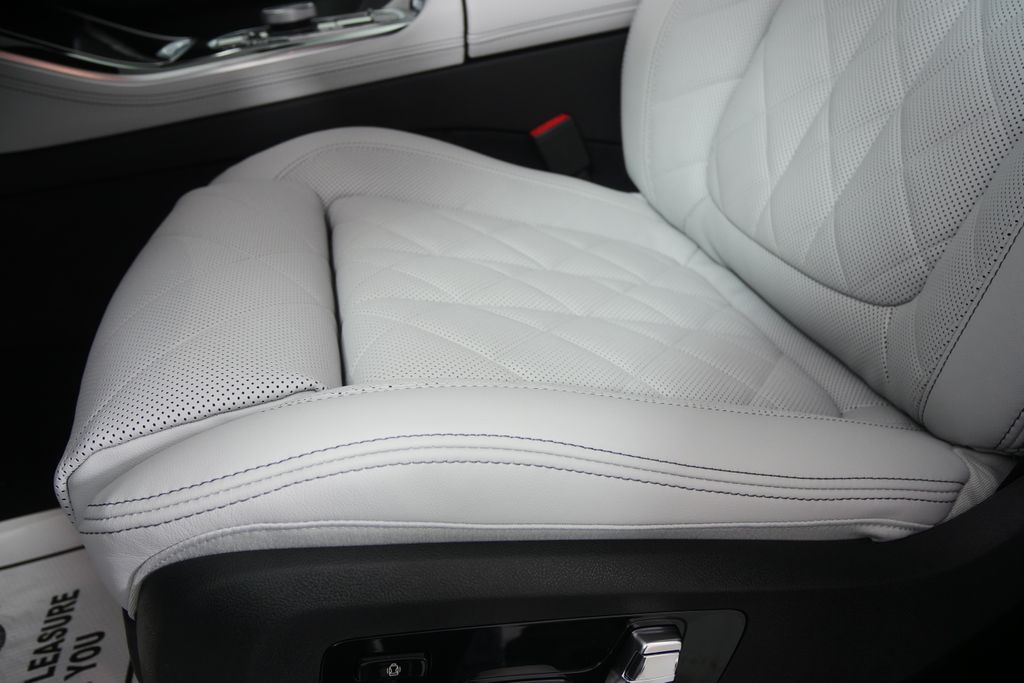 Thumbnail: 2026 BMW X5 - 10