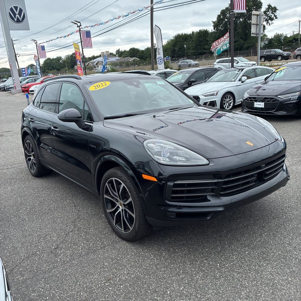 Black 2022 Porsche Cayenne SUV / Crossover All-Wheel Drive 8-Speed Automatic