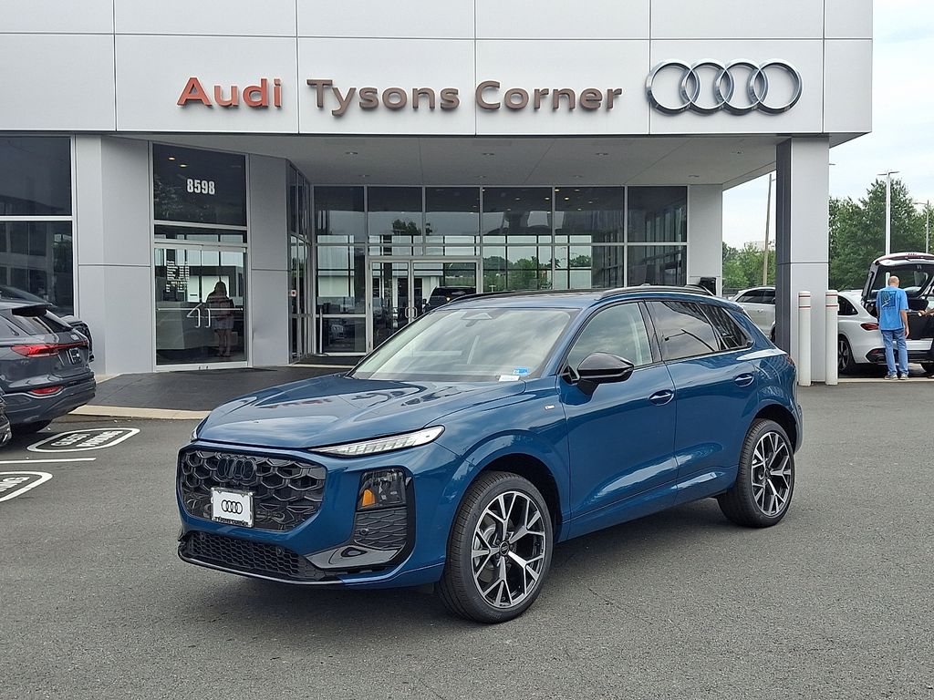 Thumbnail: 2026 Audi Q3 - 1