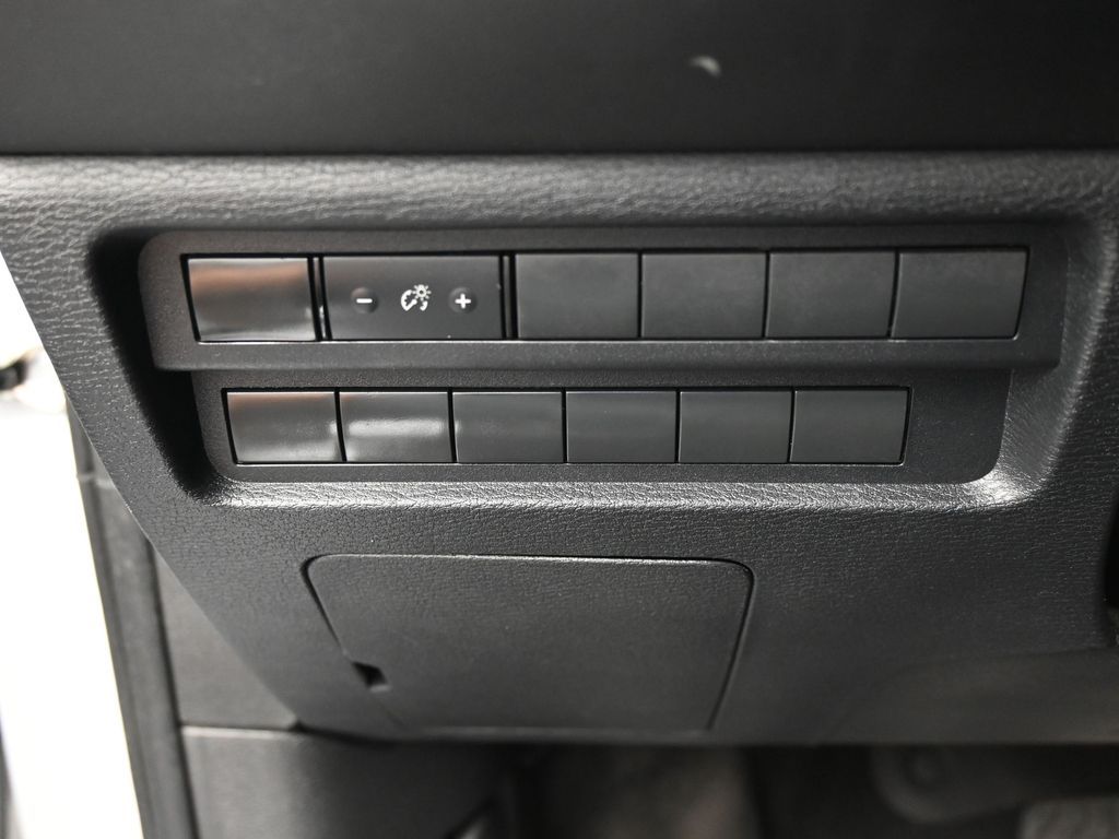 Used 2023 White Mitsubishi ES image 33