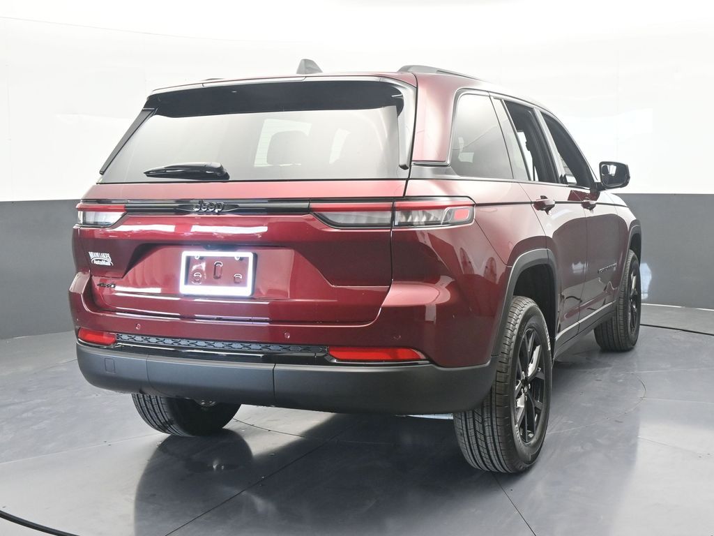 New 2025 Velvet Red Pearlcoat Jeep Laredo image 5