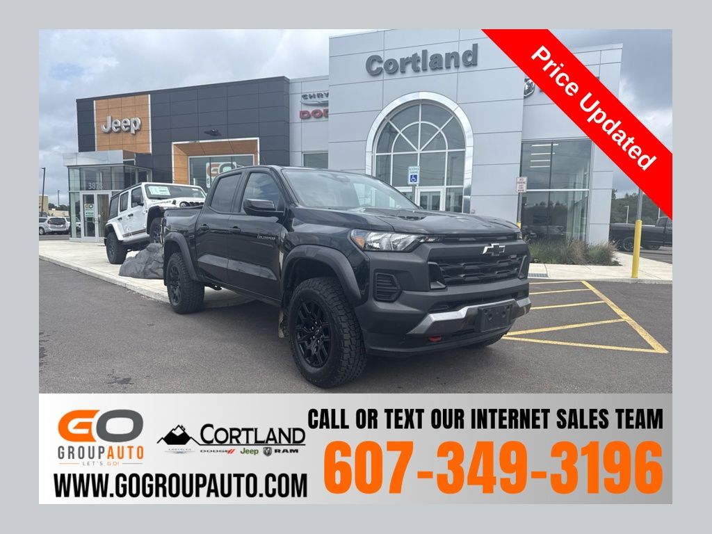 Black 2024 Chevrolet Colorado Pickup Truck Four-Wheel Drive 8-Speed Automatic