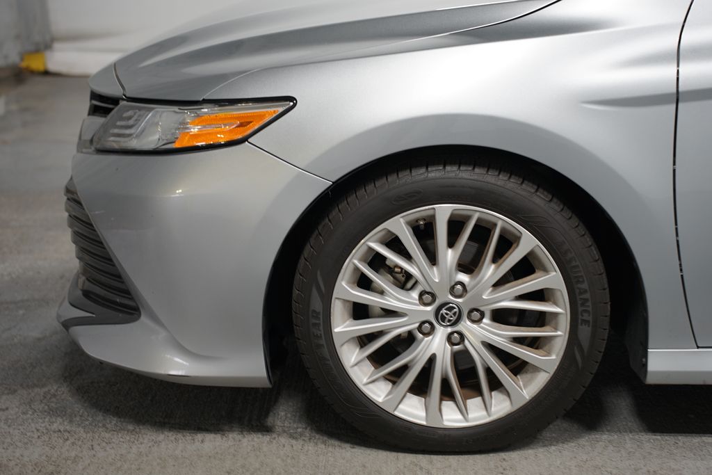 2019 Toyota Camry XLE 5