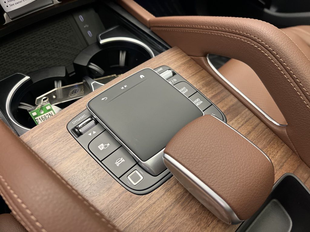 Thumbnail: 2026 Mercedes-Benz GLE - 21