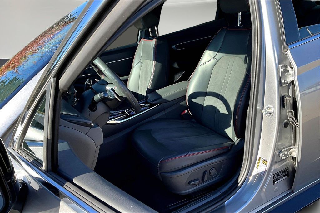 Certified Used 2020 Silver Hyundai SEL Plus image 19