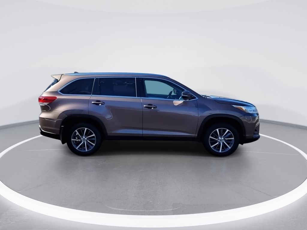 2019 Toyota Highlander XLE 9