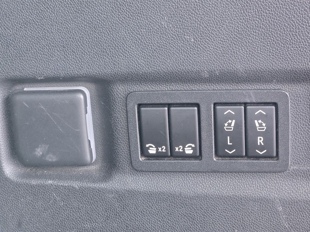 2021 GMC Yukon XL SLT White at Bayway Cadillac of The Woodlands