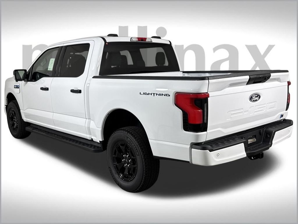 2025 Ford F-150 Lightning XLT photo 3