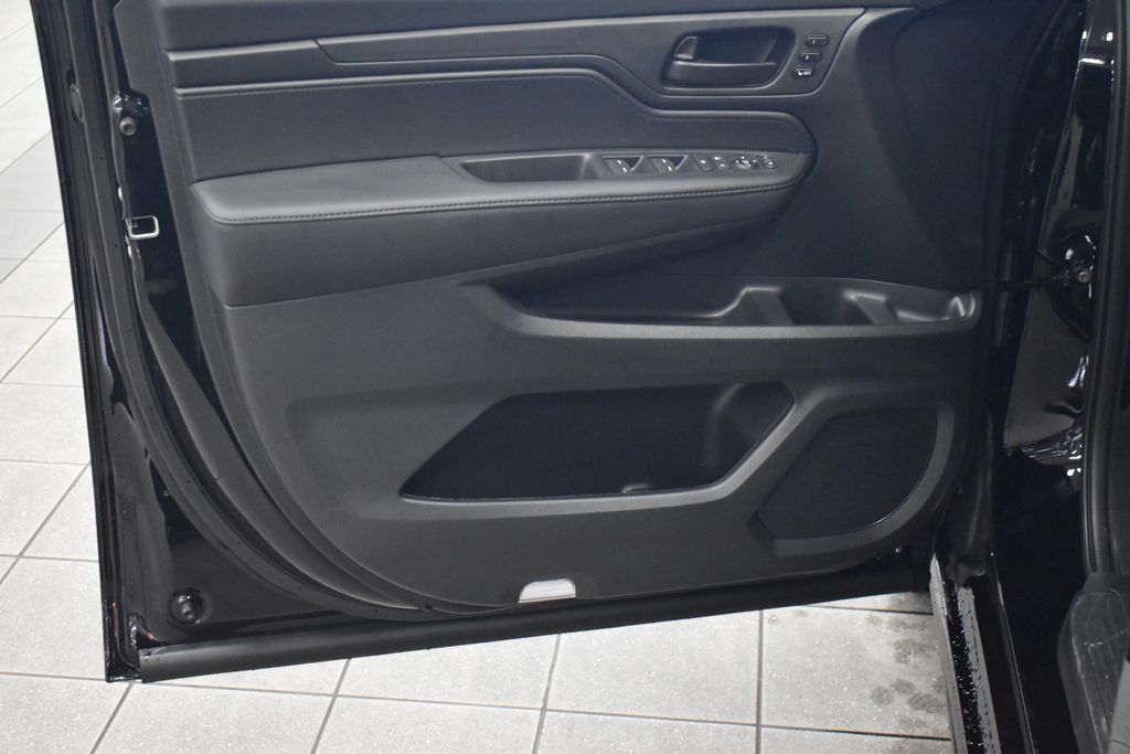 Thumbnail: 2025 Honda Odyssey - 8