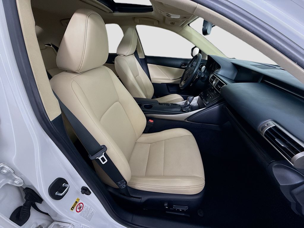 Thumbnail: 2014 Lexus IS - 21