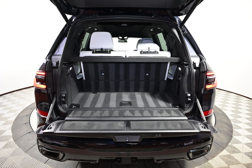 Thumbnail: 2025 BMW X7 - 9