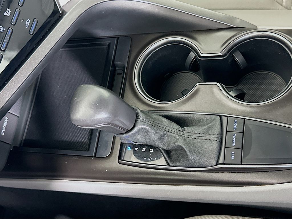 Thumbnail: 2024 Toyota Camry - 16