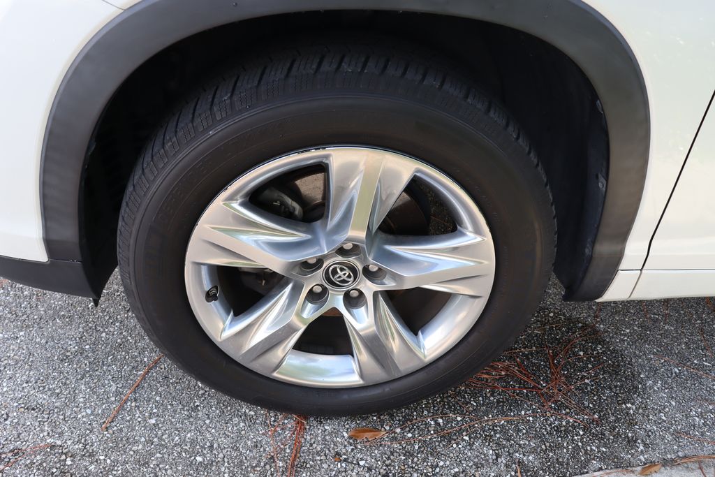 2019 Toyota Highlander Limited 4
