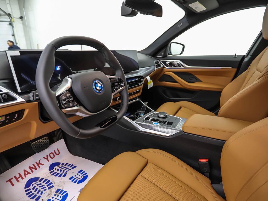 Thumbnail: 2026 BMW i4 - 10