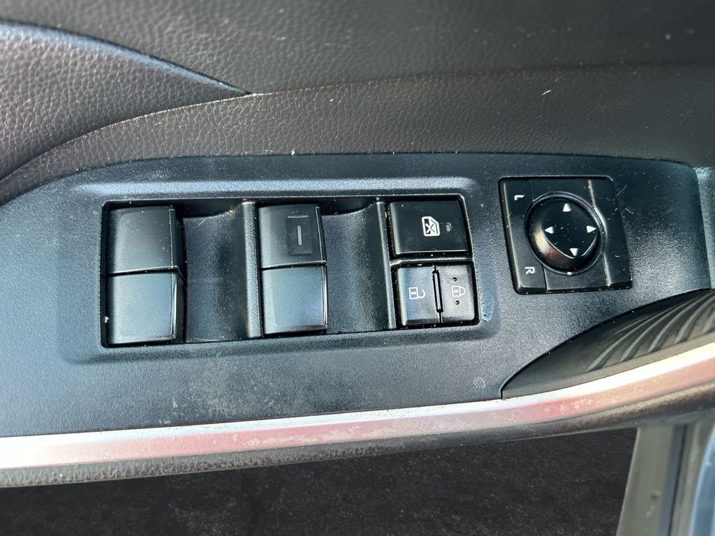 Thumbnail: 2021 Toyota RAV4 - 12