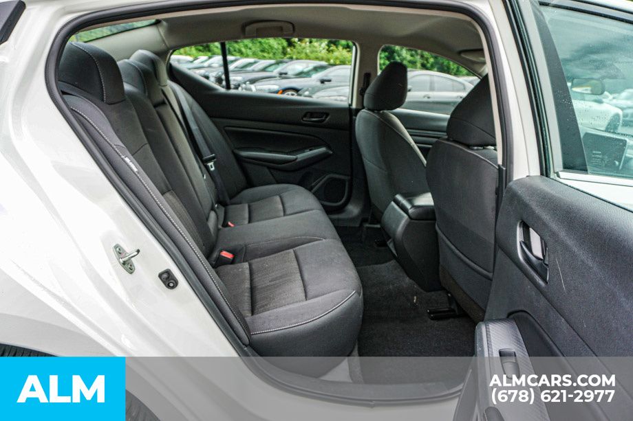 Used 2025 White Nissan 2.5 SV image 21