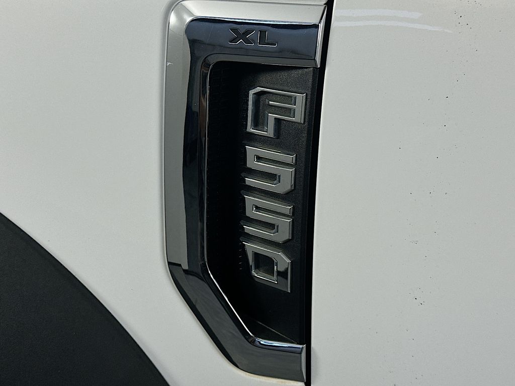 FordF-550SD20