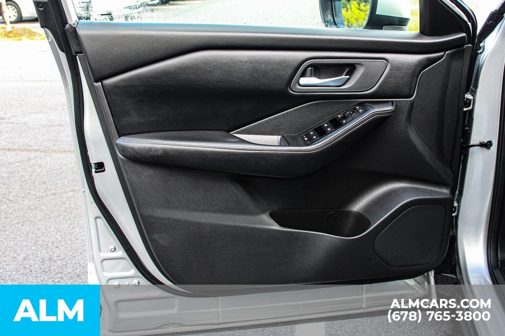 Used 2025 Silver Nissan SV image 35