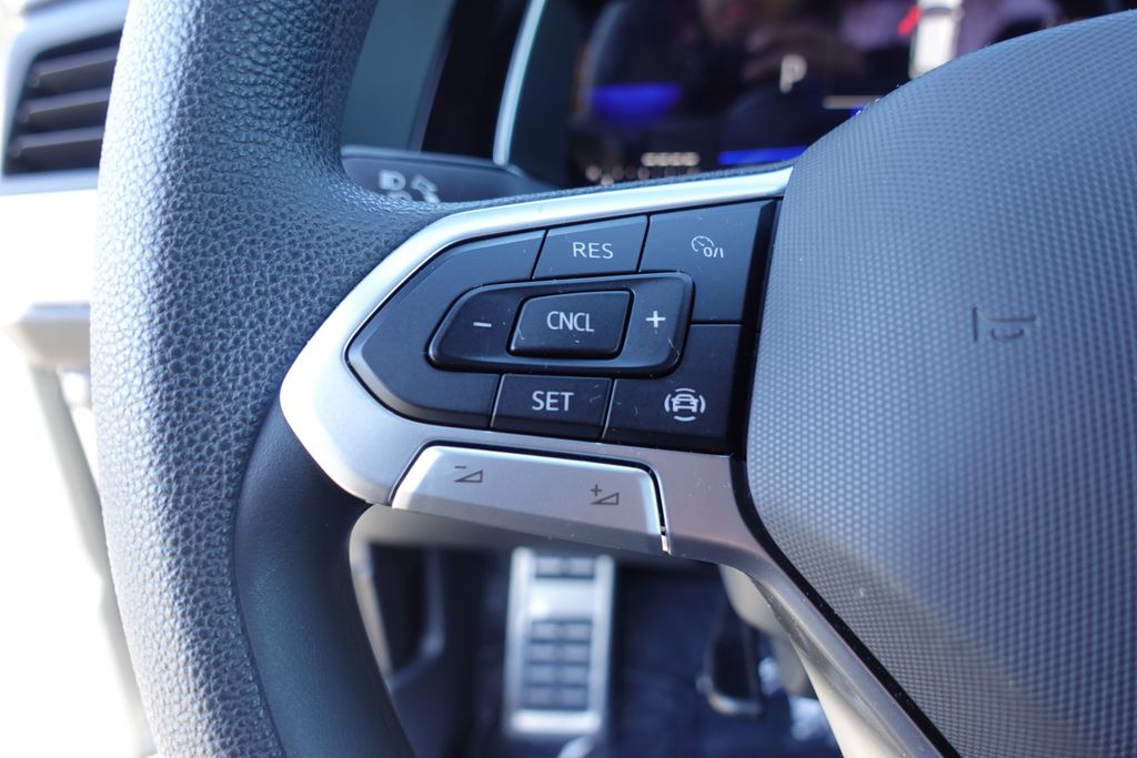 Used 2023 Silver Volkswagen 1.5T Sport image 13