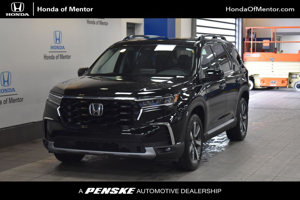 2025 Honda Pilot Touring -
                Mentor, OH