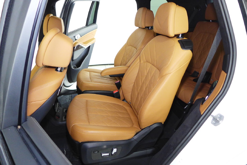Thumbnail: 2024 BMW X7 - 22