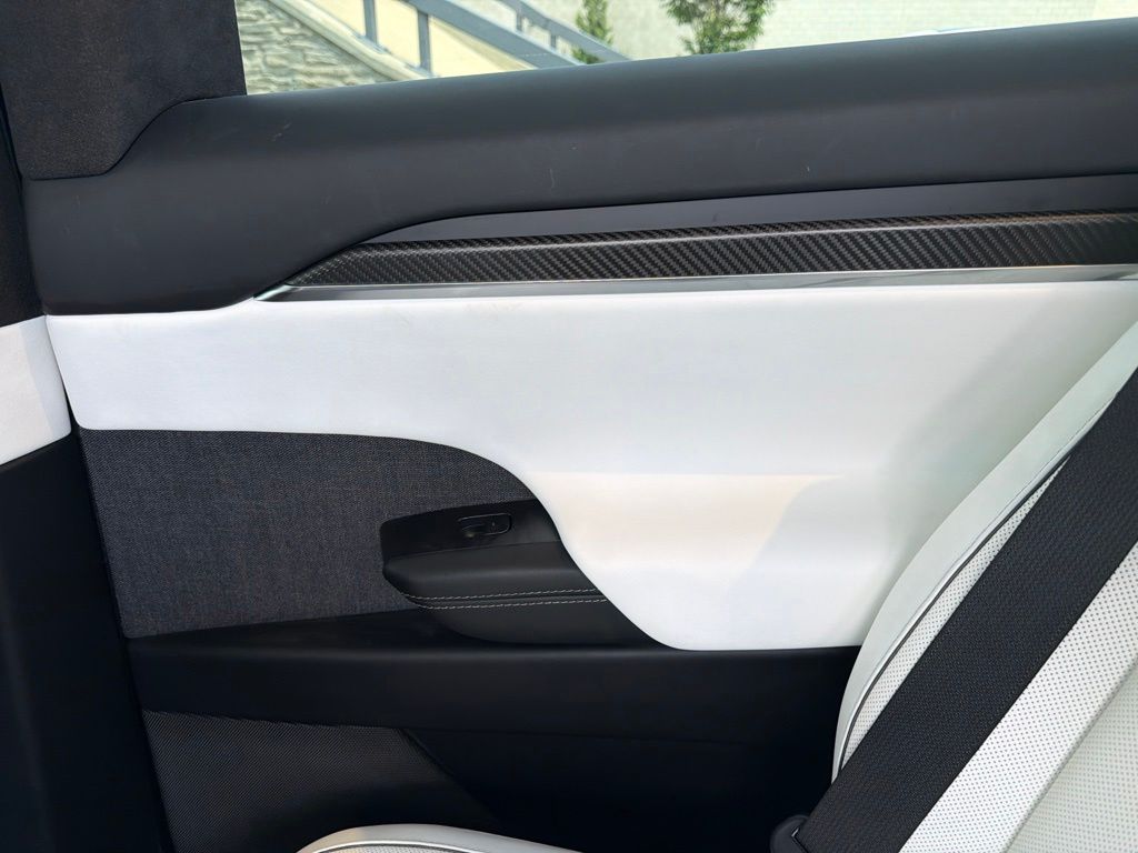 Used 2022 Black Tesla Plaid image 14