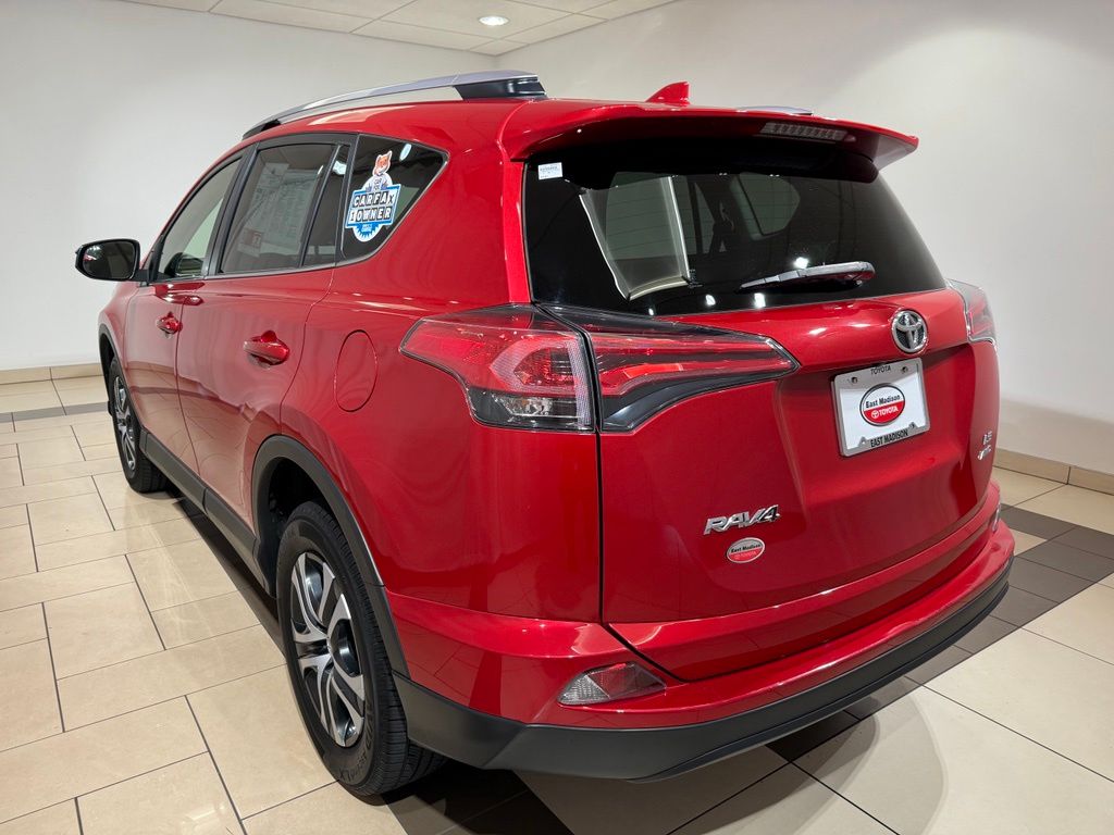 Thumbnail: 2017 Toyota RAV4 - 3