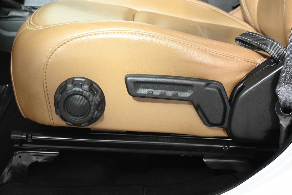 Thumbnail: 2021 Jeep Wrangler - 31