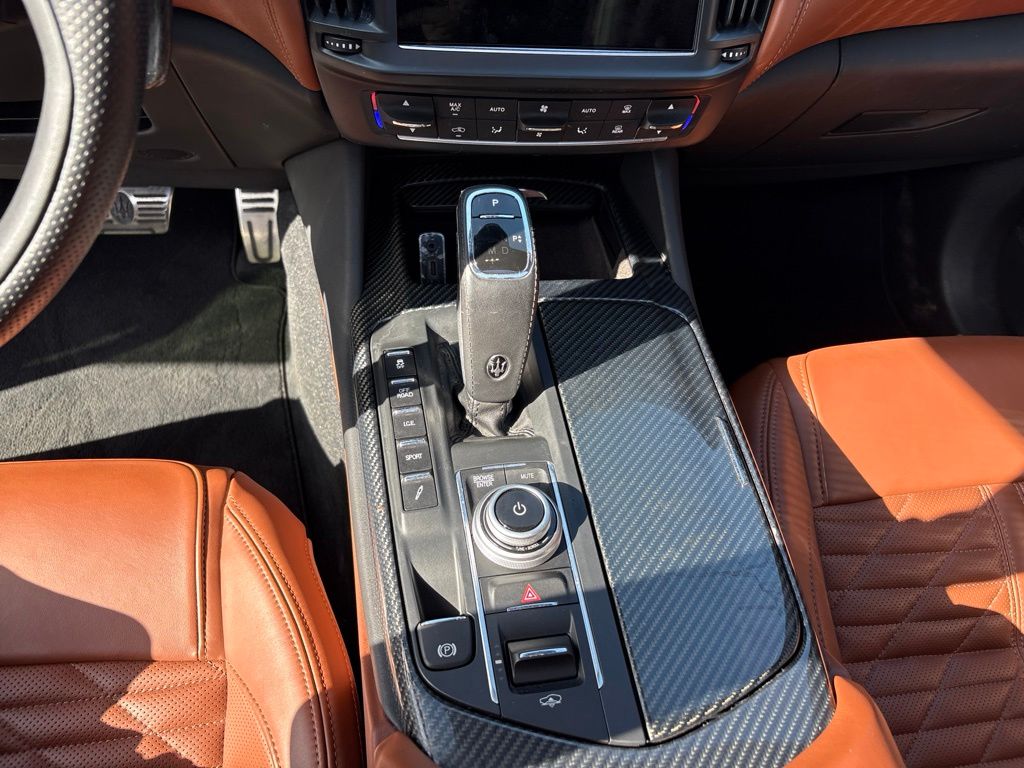 Thumbnail: 2021 Maserati Levante - 14