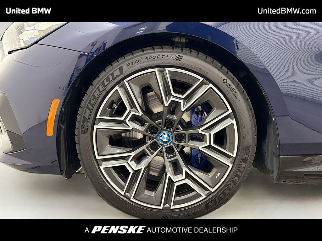 Thumbnail: 2025 BMW i5 - 2