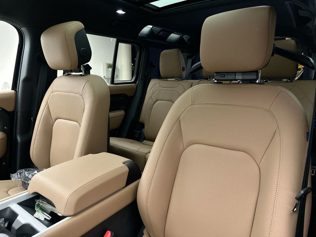 Thumbnail: 2026 Land Rover Defender - 10