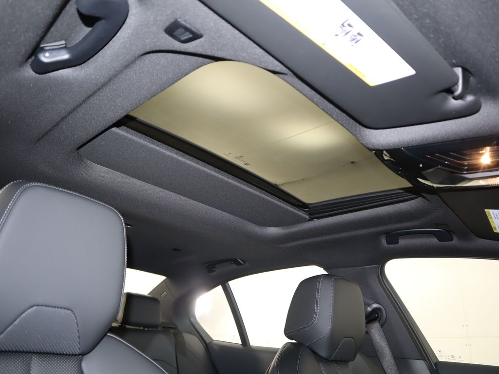 Thumbnail: 2025 BMW 5 Series - 19