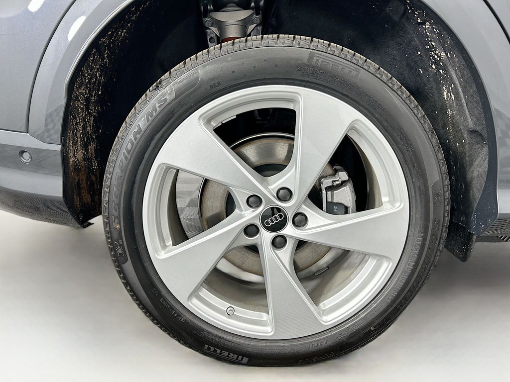 Thumbnail: 2025 Audi Q5 - 32